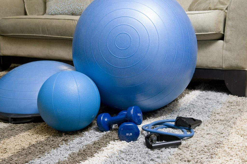Set Up A Home Gym For An Apartment: The 6 Perfect Equipment and Essentials, home workout, working out, cheap workout equipment, home gym dumbbells, training, fitness,home fitness equipment, blue fitness equipment, portable fitness equipment
